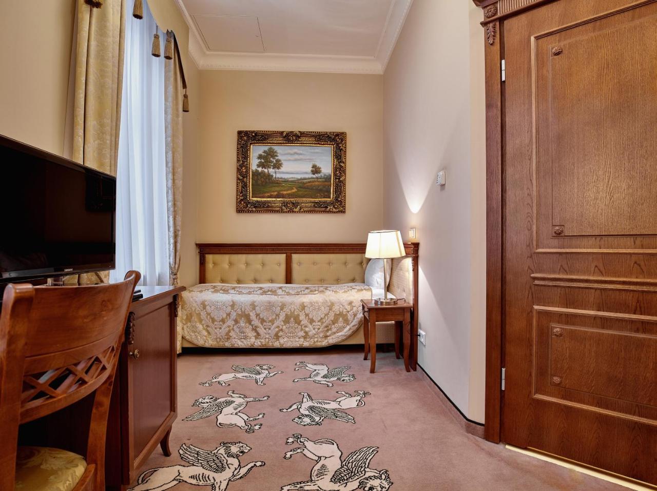 Hotel Koronny Zamosc  Exterior photo