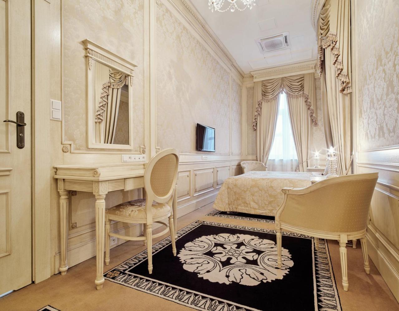 Hotel Koronny Zamosc  Exterior photo